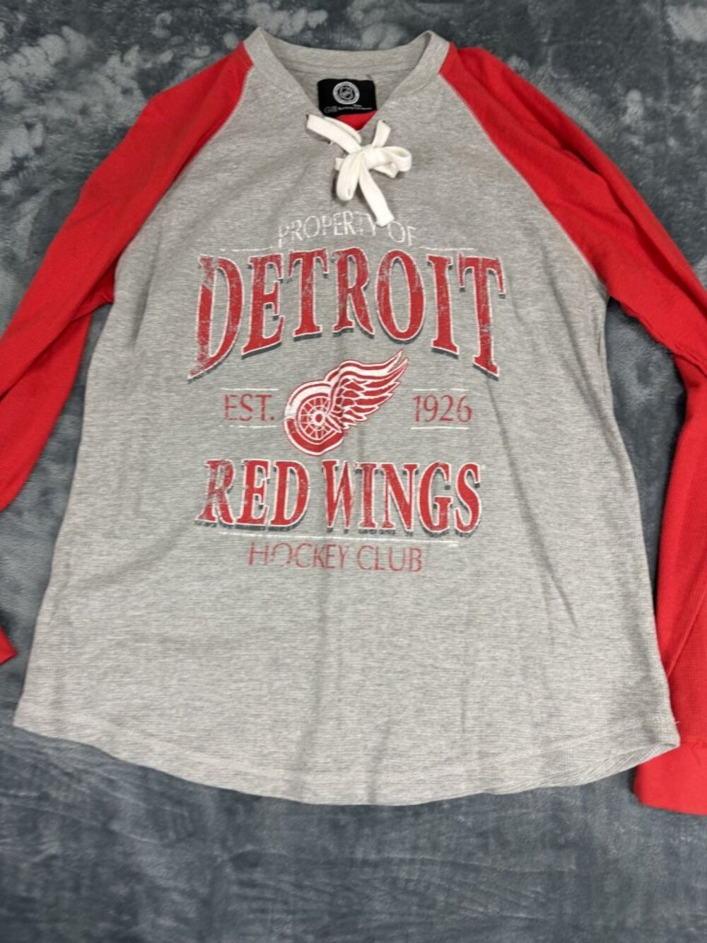 NHL Detroit Red Wings Womens Gray Red Lace-Up Raglan Long Sleeve Tee XL
